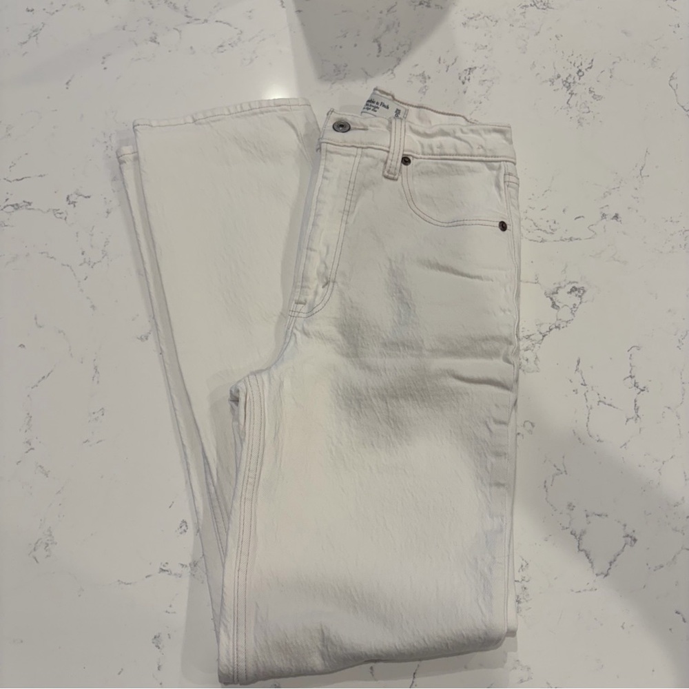 Abercrombie Ultra High Rise 90s Straight Jeans